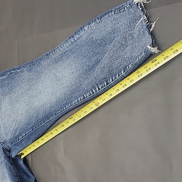 Judy Blue Women's Acid Wash Crop Blue Jeans Size 16W - Picture 3 of 7